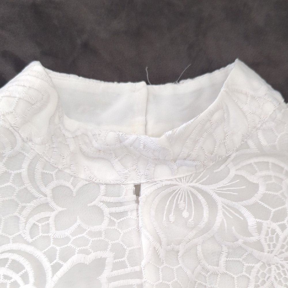 White House Black Market Floral Lace Blouse - Picture 5 of 8